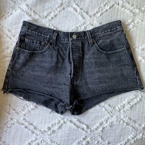 Black Levi W30 denim shorts